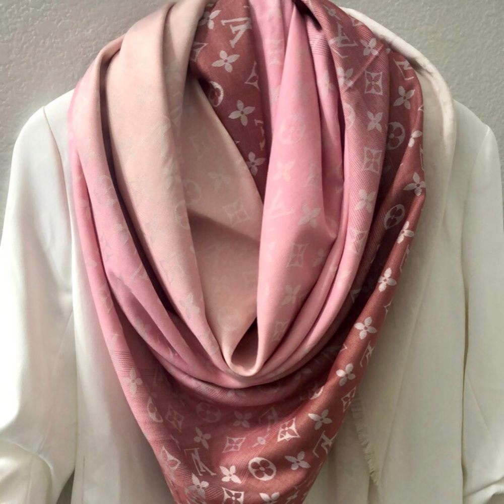 Pink ombre scarf